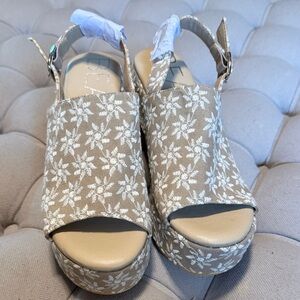 Matisse Beige Floral Wedge Sandals